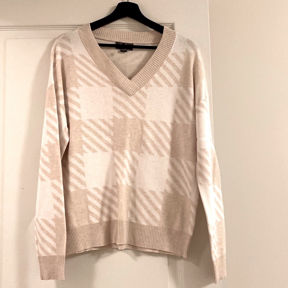 White and cream cotton sweater, L/XL, it’s stretch 
So soft and comfortable